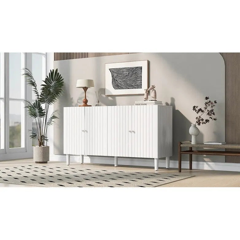 Aparador elegante de cuatro puertas con patrón de ondas