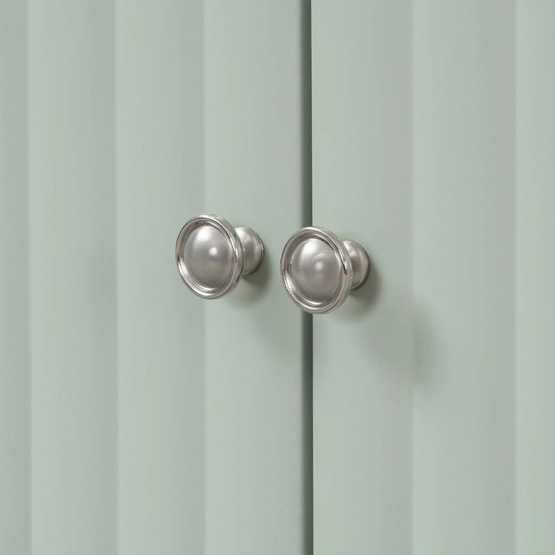 Aparador elegante de cuatro puertas con patrón de ondas