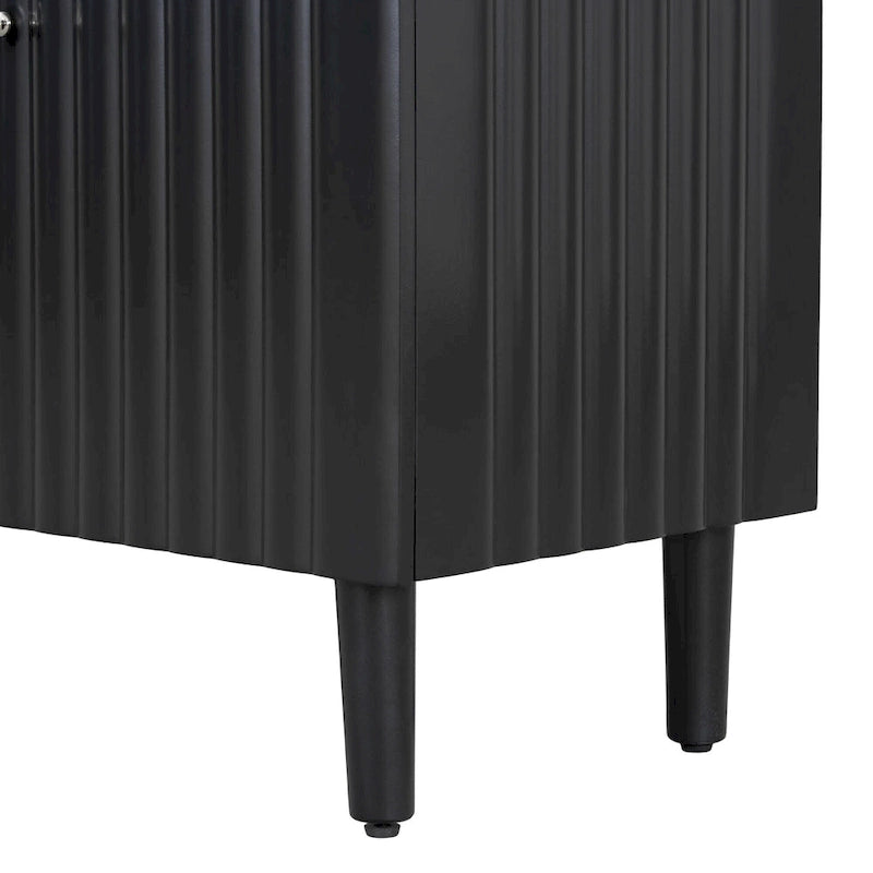 Aparador elegante de cuatro puertas con patrón de ondas