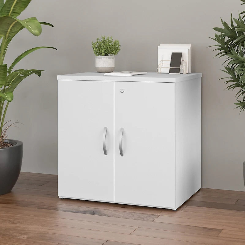 Armario de oficina con puertas Studio C de Bush Business Furniture