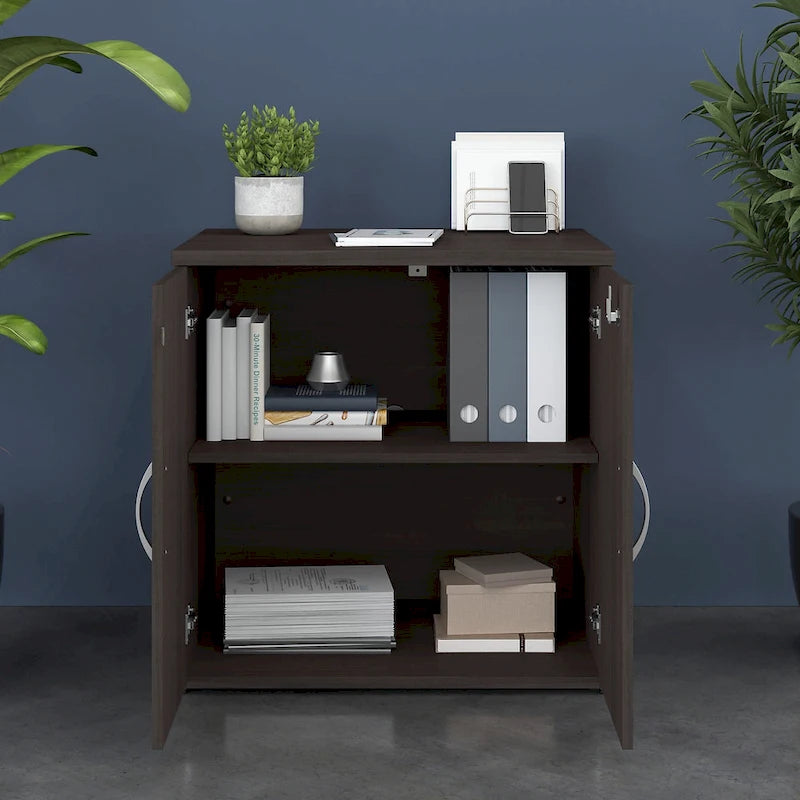 Armario de oficina con puertas Studio C de Bush Business Furniture