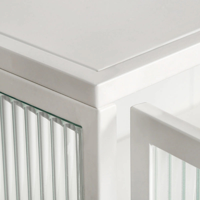 Mueble de pared moderno con puertas de vidrio y estantes de almacenamiento