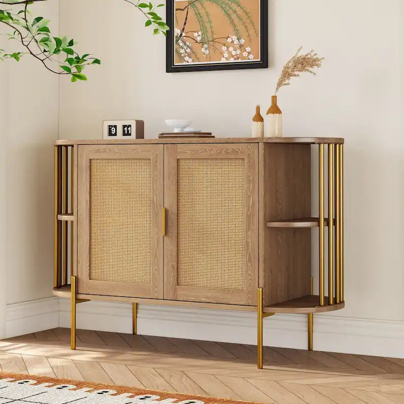 Aparador de comedor elegante curvo de 2 puertas con ribete dorado y puertas de ratán tejido para comedor